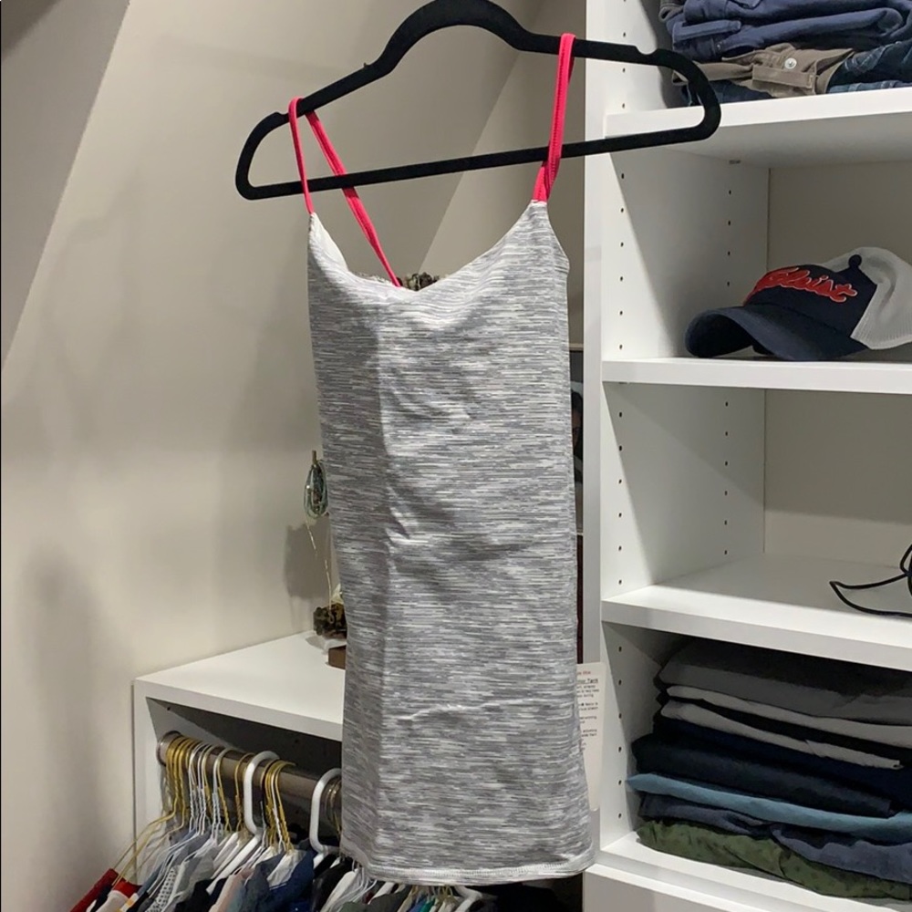 Lululemon never been worn (new with tags) tank